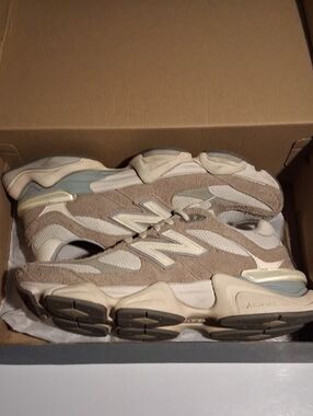 New Balance Beige & Cream Chunky Sneaker Men
